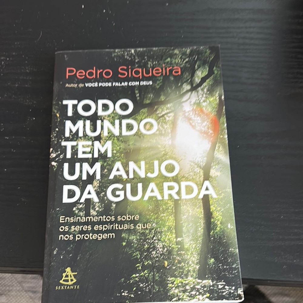 Pedro Siqueira Book - Black and Green Cover